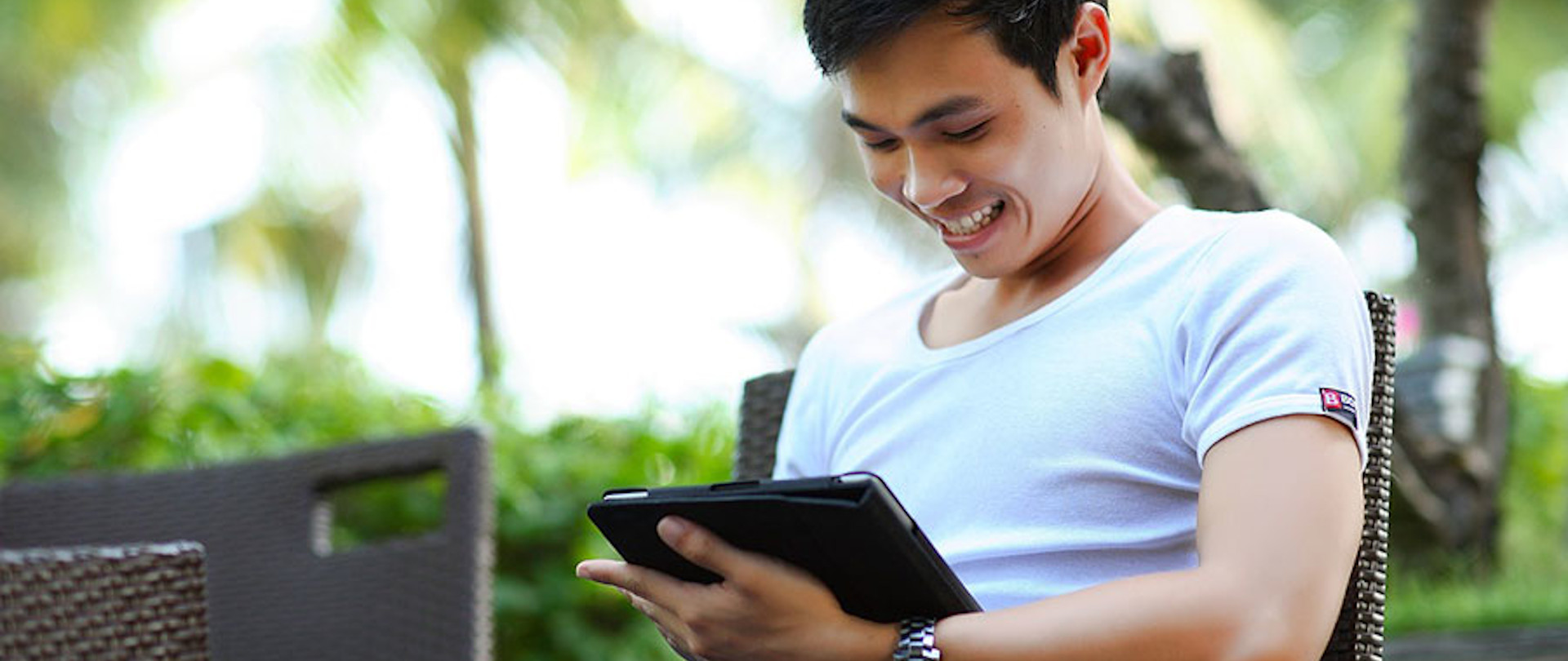 man-with-i-pad man-with-i-pad